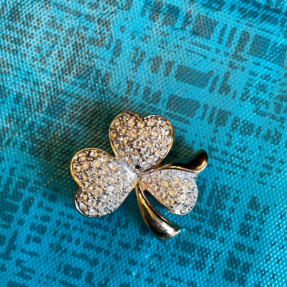 Woman’s Shamrock Brooch